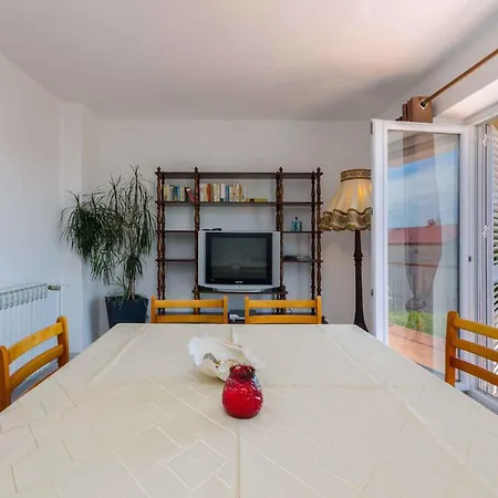 Apartment In 39233 *