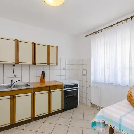 In 39233 Crikvenica